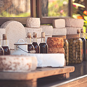 Especialidades canarias en la tienda ecológica de la granja caprina