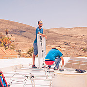Paneles solares instalados en el tejado de nuestra Surf Villa Paneles solares instalados en el tejado de nuestra Surf Villa