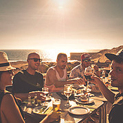 Restaurante Caretta Beach en la Bahía de La Pared