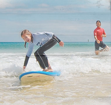 Curso de surf para niños en Fuerteventura